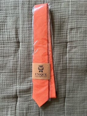 Unique Accessories Orange Linen Tie and Pocket Square Set